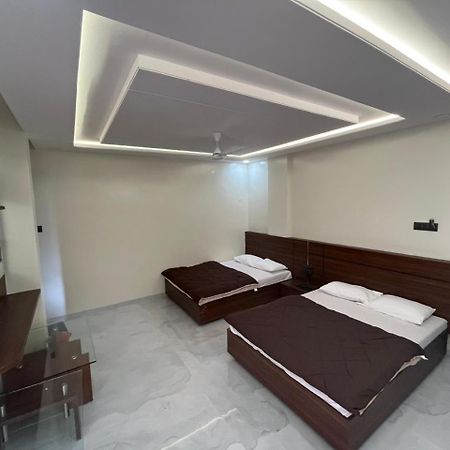Hotel Sai Sandesh シルディ エクステリア 写真