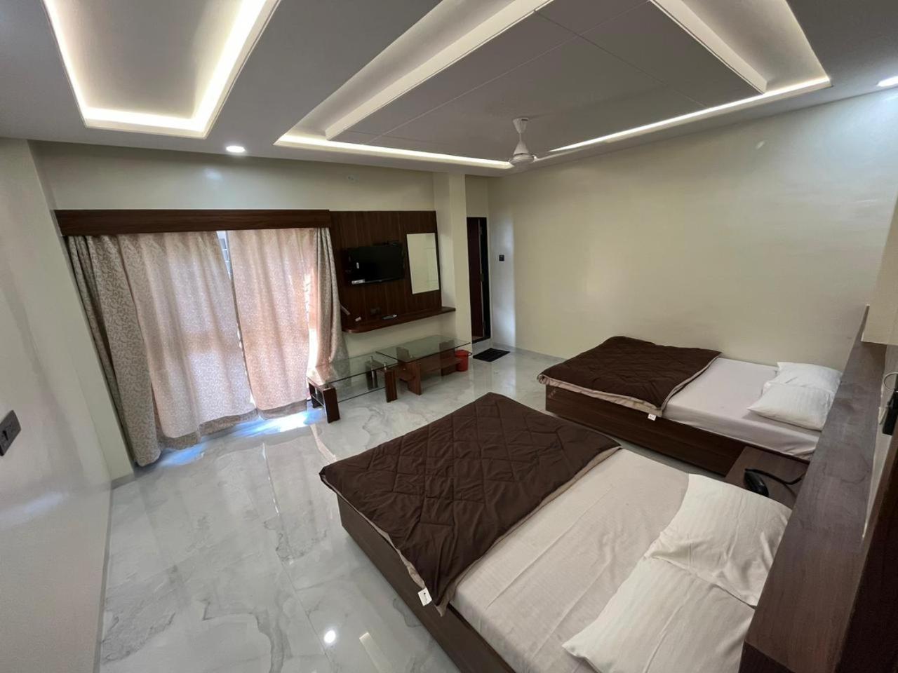 Hotel Sai Sandesh シルディ エクステリア 写真